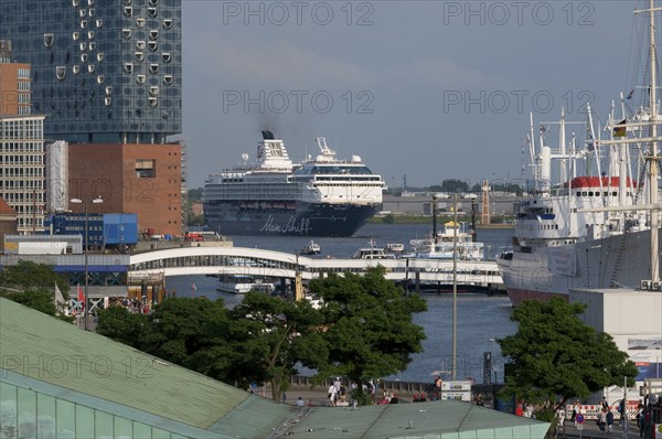 Europe, Germany, Hamburg, Elbe, harbour, Elbe Philharmonic Hall, passenger ship Mein Schiff 1, Hamburg, Hamburg, Federal Republic of Germany, Europe