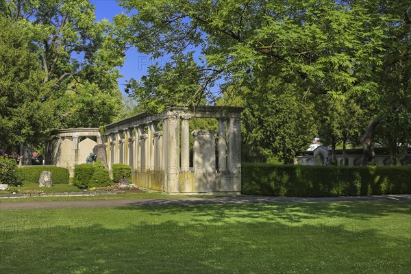 Cemetery Unter den Linden, burial ground, graves, historicism, trees, Reutlingen, Baden-Württemberg, Germany, Europe