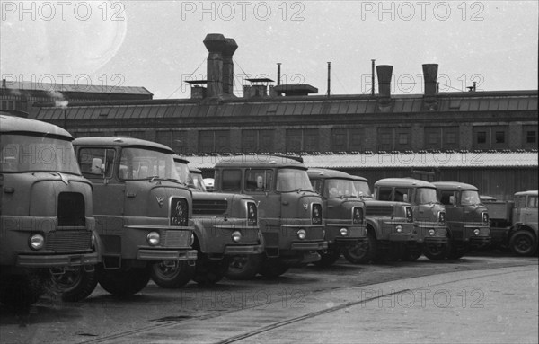 DEU, Germany, Dortmund: Personalities from politics, business and culture from the years 1965-71. Krupp production lorry ca. 1965, Europe