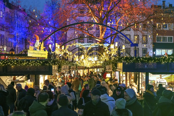 Christmas market at the Alter Markt in the historic city centre of Cologne, North Rhine-Westphalia, Germany, Europe