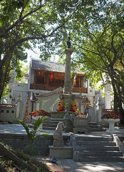 Le Loi Temple on Hoan Kiem Lake, Hanoi, Viernam