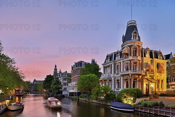 Villa from the end of the 19th century between Weteringschans and the Singelgracht, opposite the Rijksmuseum in the evening light after sunset, Amsterdam, North Holland, Netherlands