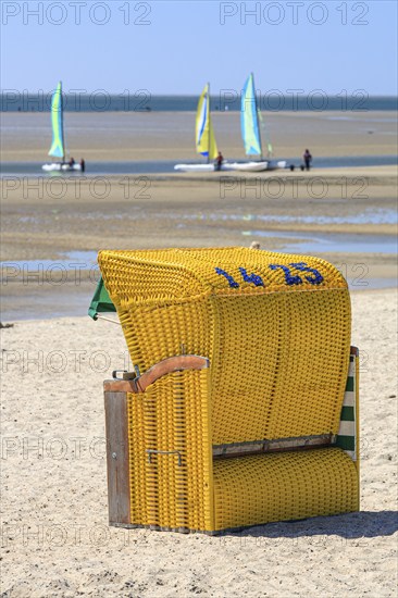 Beach chairs on the beach, sunny, summer, North Sea island of Föhr, Schleswig-Holstein, Germany, Europe