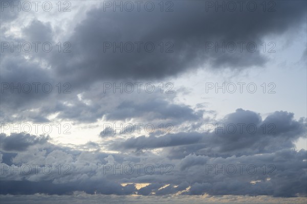 Dramatic sky over the North Sea, Lower Saxony Wadden Sea National Park, Norddeich, East Frisia, Lower Saxony, Germany, Europe