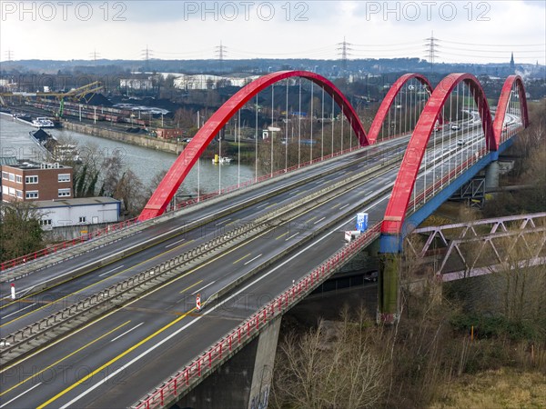 A42 motorway bridge, over the Rhine-Herne Canal, with massive structural damage, totally closed for the next few months, between the Bottrop-Süd and Essen-Nord junctions, for trucks probably until a new bridge is built, North Rhine-Westphalia, Germany, Europe