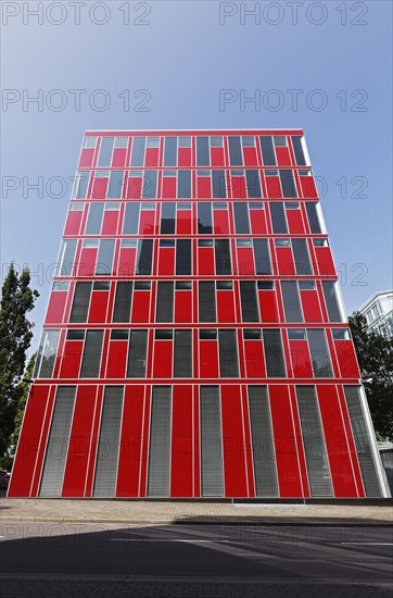Capricorn Haus, office building with red façade, architects Gatermann and Schossig, Düsseldorf Media Harbour, Düsseldorf, North Rhine-Westphalia, Germany, Europe