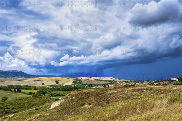 Landscape near Torrenieri, Tuscany, Italy, Europe