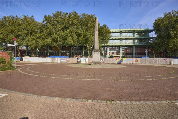 Roundabout with memorial to the fall of the Berlin Wall and the renovation of the town hall in Bocholt, Münsterland, Borken district, North Rhine-Westphalia, Germany, Europe