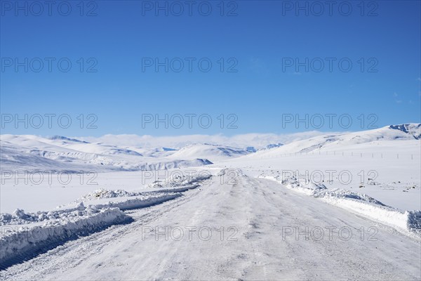 Winter Pamir Highway, Gorno-Badakhshan Province, Tajikistan, Central Asia, Asia