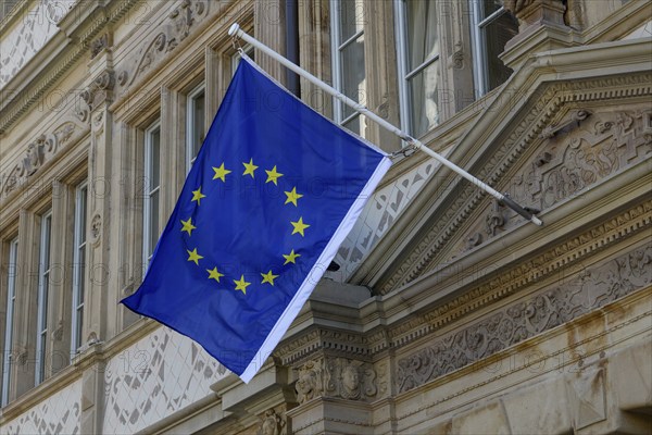 Flag of the European Union, EU, on a house facade, Strasbourg, Département Bas-Rhin, Alsace, France, Europe