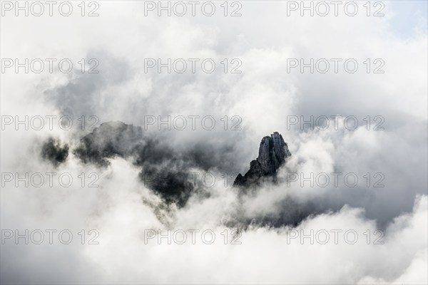 Mountain landscape and clouds, Lescun, Département Pyrénées-Atlantiques, Region Nouvelle-Aquitaine, Pyrenees, France, Europe