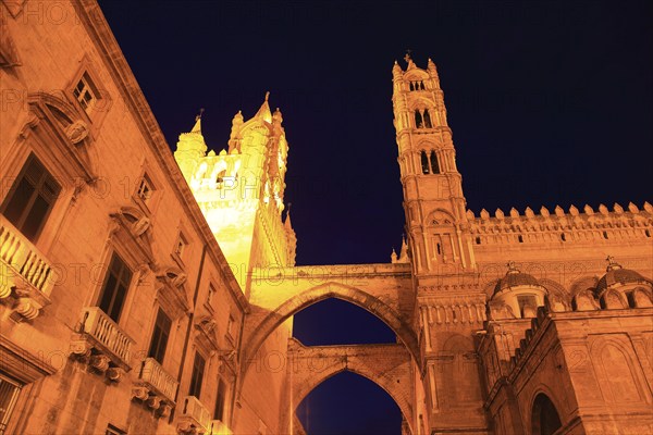 In the old town of Palermo, West Tower and the connecting pointed arches to the Cathedral Maria Santissima Assunta, Unesco World Heritage Site, Sicily, Italy, Europe