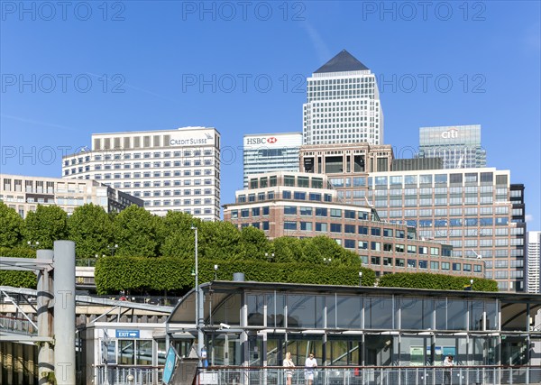 High rise office blocks of banks and financial companies, Canary Wharf, Docklands, London, England, UK
