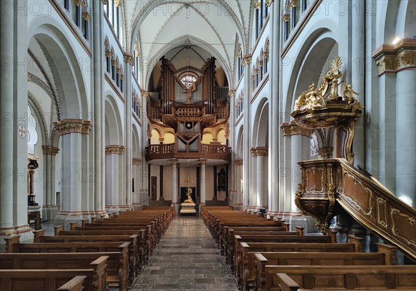 Interior view of Bonn Minster, nave with pulpit and Klais organ in the west apse, Bonn, North Rhine-Westphalia, Germany, Europe