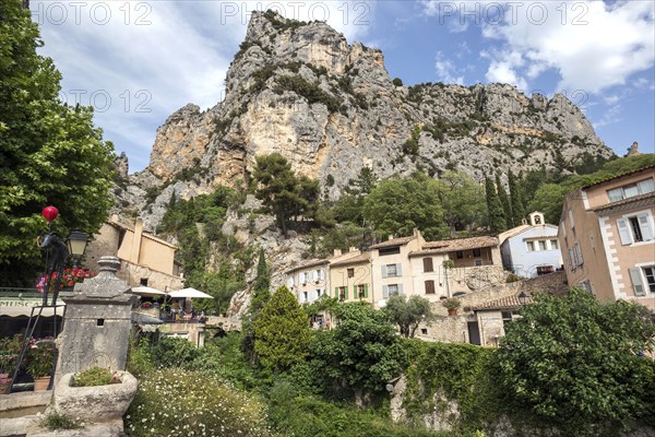 Moustiers-Sainte-Marie, Département Alpes-de-Haute-Provence, Region Provence-Alpes-Côte d'Azur, Provence, France, Europe