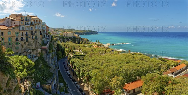 The medieval old town of Tropea with its turquoise sea and sandy beaches, Tropea, Vibo Valentia, Calabria, Southern Italy, Italy, situated on sandstone cliffs, Europe