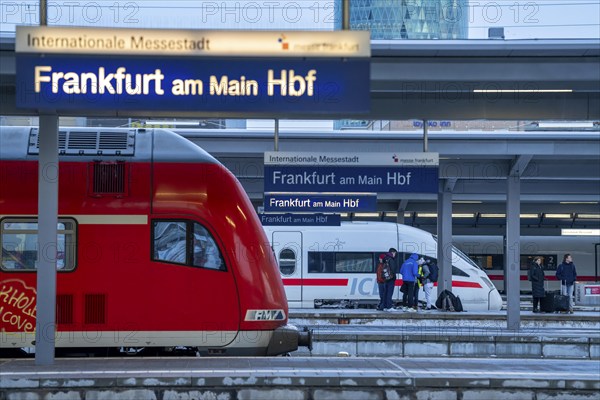 Frankfurt am Main main station, tracks, platforms, trains, Hesse, Germany, Europe
