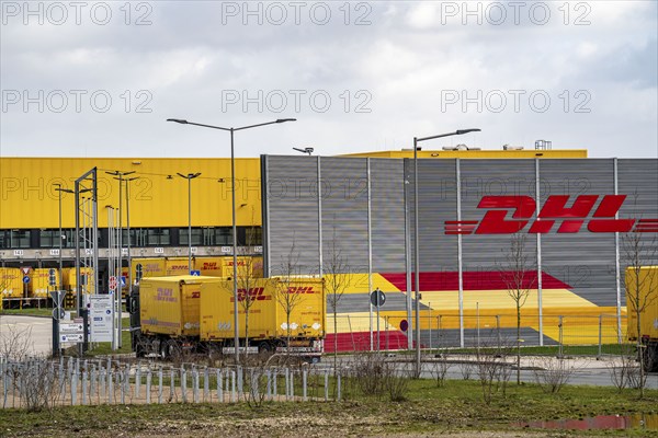 DHL Logistik Zentrum am O-Werk, former administration building of the Opel plant in Bochum, part of the MARK 51°7 site, entire site of the old Opel site, which is being repurposed as an industrial, technology and knowledge campus, Bochum, North Rhine-Westphalia, Germany, Europe