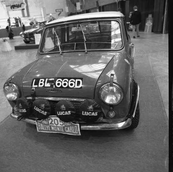 DEU, Germany, Dortmund: Personalities from politics, business and culture from the 50s Dortmund.Hist. vehicles of all types in an exhibition ca. 1965, Europe