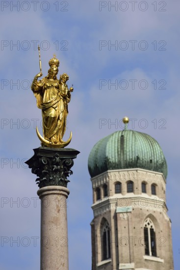 Europe, Germany, Bavaria, state capital Munich, City, Marienplatz, statue of the Virgin Mary, statue of the Virgin Mary from 1590, tower of the Church of Our Lady, Hamburg, Hamburg, Federal Republic of Germany, Europe