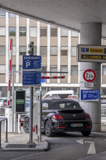 Husemannstraße car park in Gelsenkirchen, subject to charge, number plate recognition on entry, pay at the pay station by entering the number plate, ticketless, automatic number plate recognition, parking without ticket, North Rhine-Westphalia, Germany, Europe
