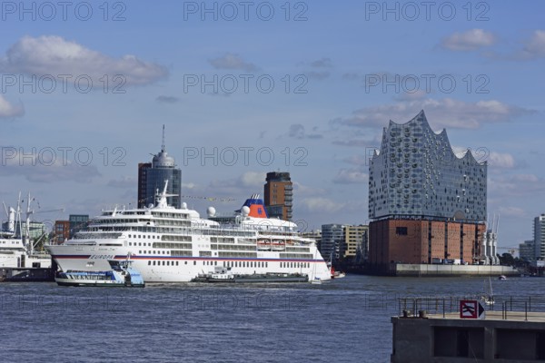 Europe, Germany, Hanseatic City of Hamburg, Elbe, Elbe Philharmonic Hall, Passenger Ship Europe, Hamburg, Hamburg, Federal Republic of Germany, Europe