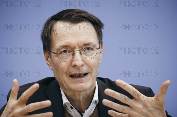 Karl Lauterbach (SPD), Federal Minister of Health, speaking at a federal press conference on the topic of quality of care and successful treatment 'Äì that'Äì why inpatient care must now be revolutionised, in Berlin, 30.01.2024