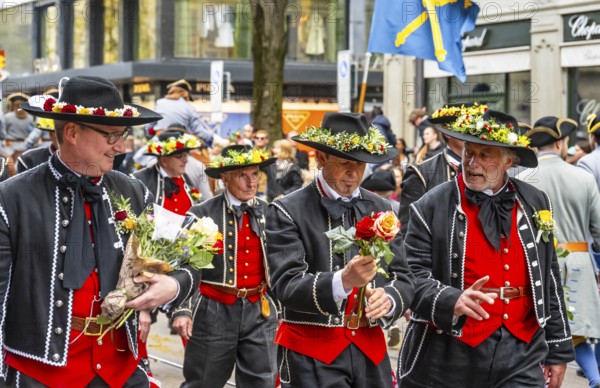 Parade of historically costumed guild members, Wollishofen Guild, Sechseläuten or Sächsilüüte, Zurich Spring Festival, Zurich, Switzerland, Europe