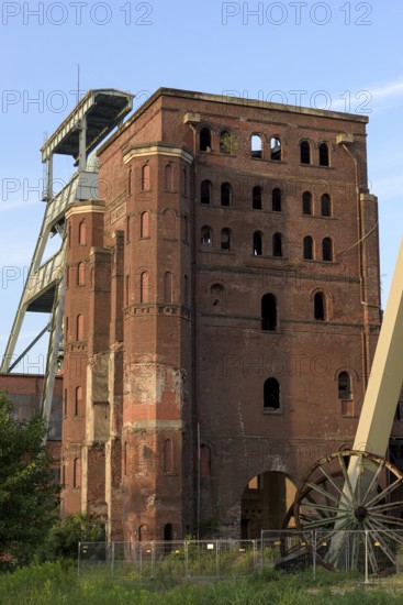 Malakow tower and winding tower, disused Ewald colliery, Herten, Ruhr area, North Rhine-Westphalia, Germany, Europe