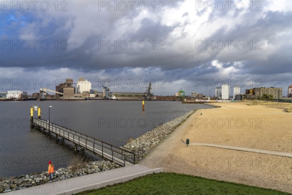 Waller Sand recreation area in Überseestadt, Free Hanseatic City of Bremen, Germany, Europe