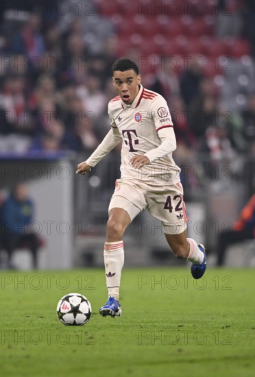 Jamal Musiala FC Bayern Munich FCB (42) Action on the ball, Champions League, Allianz Arena, Munich, Bavaria, Germany, Europe