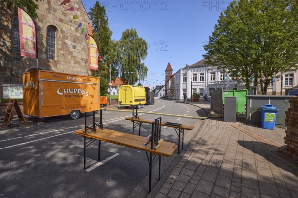 Castle square with snack carts and beer tent sets for the 900th anniversary celebration of the town of Varel, district of Friesland, Lower Saxony, Germany, Europe