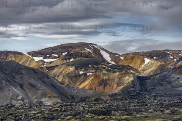 Rhyolite mountains, volcanic landscape, colourful erosion landscape with mountains, Landmannalaugar, Fjallabak Nature Reserve, Icelandic highlands, Suðurland, Iceland, Europe