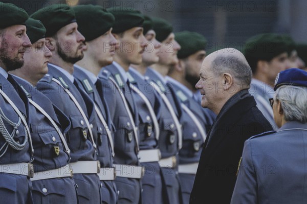 Olaf Scholz (SPD), Federal Chancellor, pictured with Bundeswehr soldiers in front of a joint meeting with Srettha Thavisin (not pictured), Prime Minister of Thailand, in Berlin, 13 March 2024