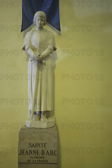 Sculpture Saints Jeanne d'Arc with sword, Maid of Orléans, interior view, Sainte-Marie-de-la-Seds, Orleans, Ste, Toulon, Var, Provence, France, Europe