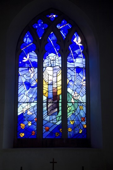 The stained glass east window by Surinder Warboys 1990, St Peter church, Chillesford, Suffolk, England, United Kingdom, Europe