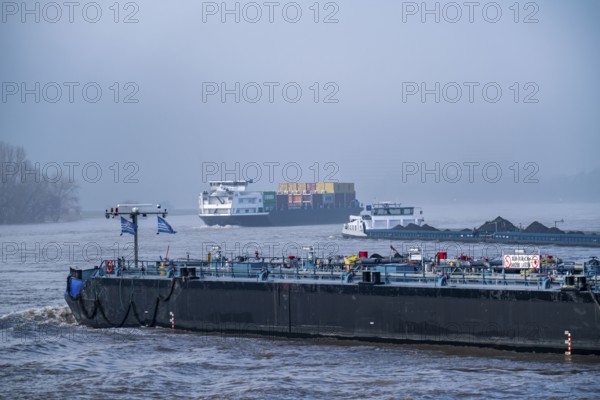 Dense fog, cargo ships on the Rhine near Düsseldorf, very low visibility, North Rhine-Westphalia, Germany, Europe