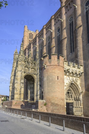 Main portal of St Cecilia's Cathedral, Albi, Département Tarn, France, Europe