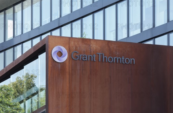 Grant Thornton AG, logo at the Düsseldorf branch, auditing company, management consultancy, North Rhine-Westphalia, Germany, Europe