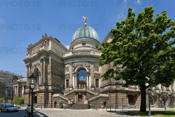 Art academy and building of the new Saxon art association on Georg-Treu-Platz in Dresden's old town centre