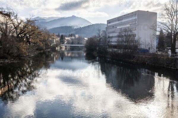 View of the new town hall on the river Mur, with Schwammerlturm and Waasenbrücke in the background, Leoben, Styria, Austria, Europe