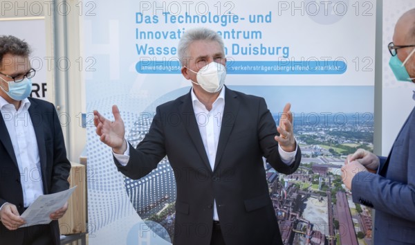 Duisburg, North Rhine-Westphalia, Germany - North Rhine-Westphalia Economics Minister Andreas Pinkwart visits the ZBT Centre for Fuel Cell Technology Duisburg, one of Europe's leading research institutions for fuel cells, hydrogen technologies and energy storage systems