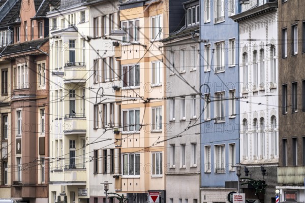 Older residential buildings, rental flat, in the city centre, Düsseldorf Flingern-Nord, Birkenstraße, North Rhine-Westphalia, Germany, Europe
