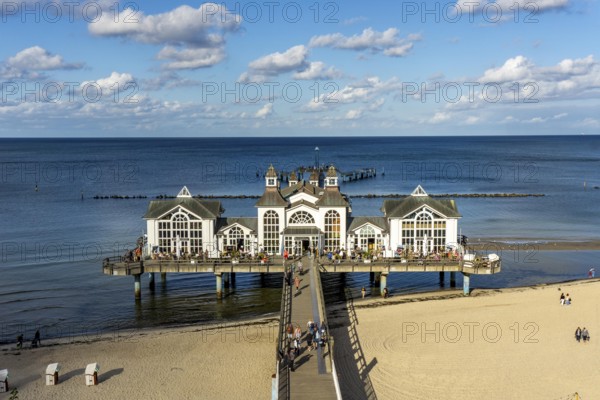 The Sellin pier, 394 metres long, with restaurant, jetty, beach chairs, island of Rügen, Mecklenburg-Western Pomerania, Germany, Europe
