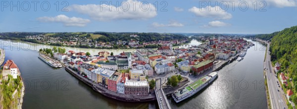 Left Veste Niederhaus, in front Danube with Prinzregent Luitpoldbrücke, behind Old Town Passau, behind Innstadt, aerial view, Dreiflüssestadt Passau, independent university town, administrative district Lower Bavaria, Eastern Bavaria, Bavaria, Germany, Europe