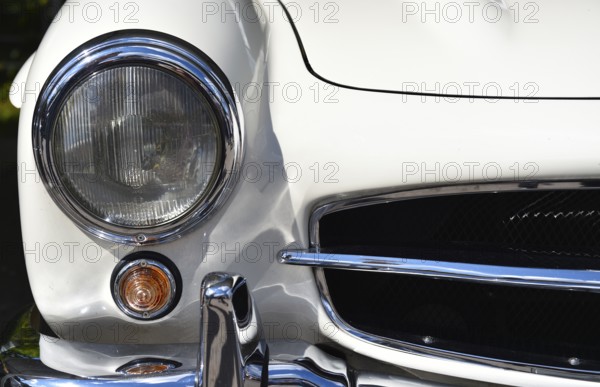 Car headlights, classic car, Mercedes-Benz type 300 SL, at classic car meeting, Germany, Europe