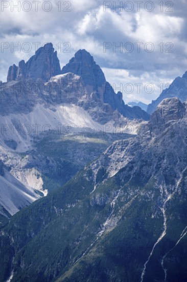 View from the Carnic main ridge to the Sesto Dolomites with the Three Peaks, Carnic Alps, Carinthia, Austria, Europe