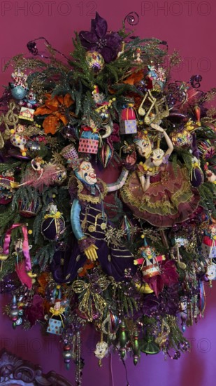 Christmas, decoration, Christmas decoration, Christmas baubles, decorated, celebration, festive, decorated, Christmas decorations, glitter, glamour, Christianity, religion, Christian, whimsical, gag, figures, clown, overloaded, much, amount
