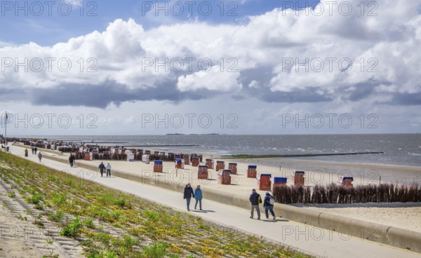 Beach promenade in the Döse district, North Sea spa town of Cuxhaven, North Sea coast, Elbe, Elbe estuary, Lower Saxony, Germany, Europe