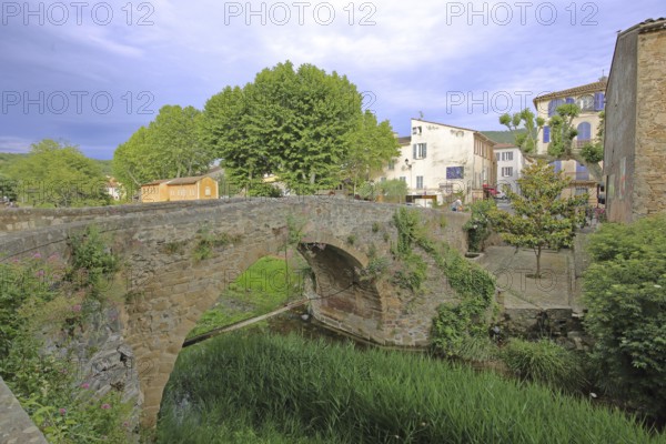 Stone arch bridge over the Real Collobrier stream, Collobrières, Collobrieres, Massif des Maures, Var, Provence, France, Europe
